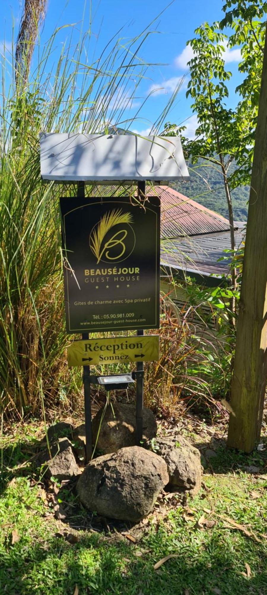 Beausejour Guest House ポワント・ノワール エクステリア 写真